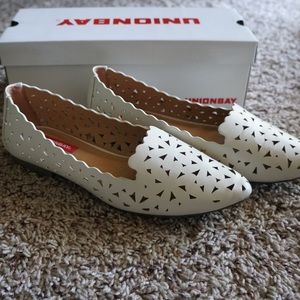 Unionbday White Flats